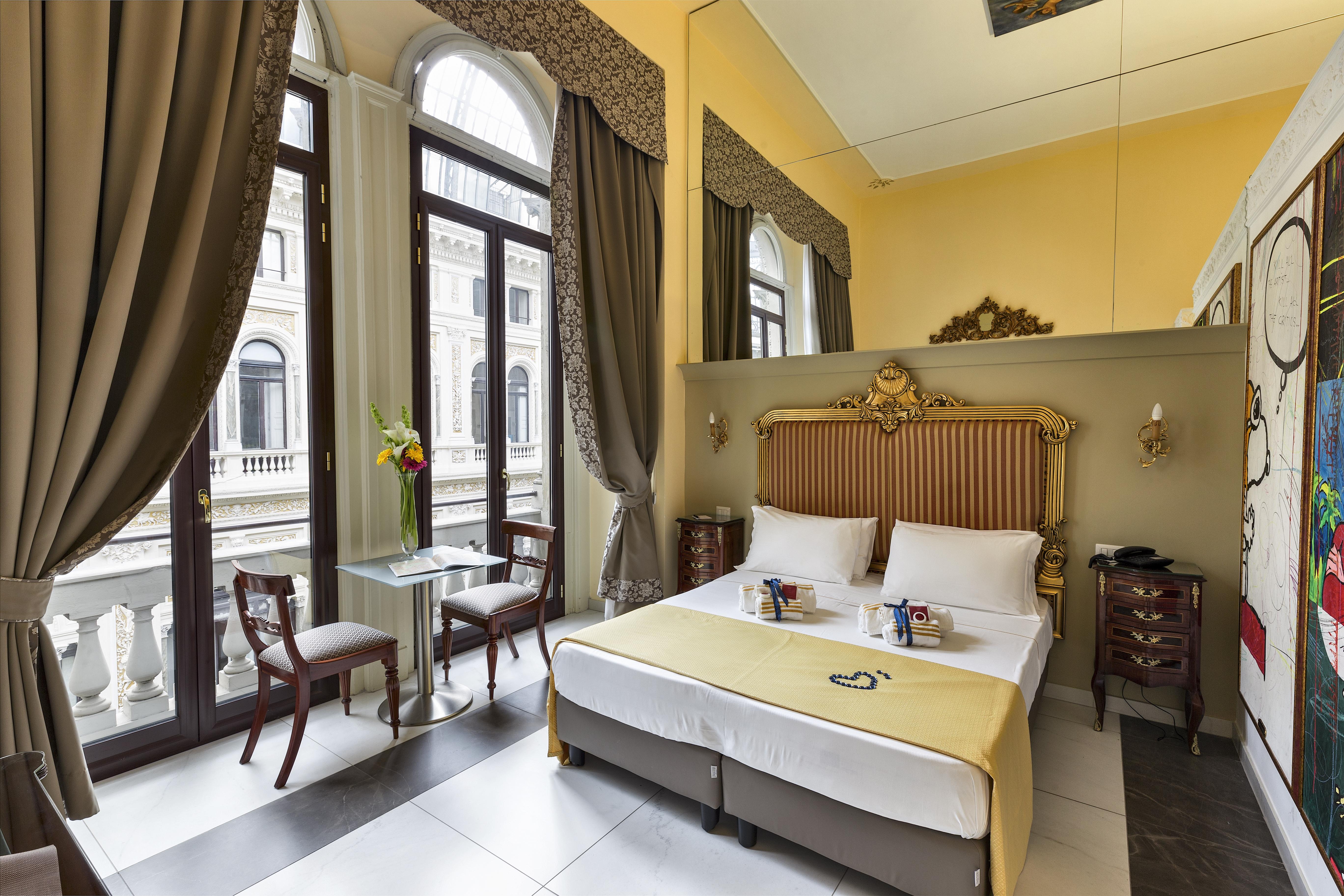 Hotel Art Resort Galleria Umberto Napoli Bagian luar foto
