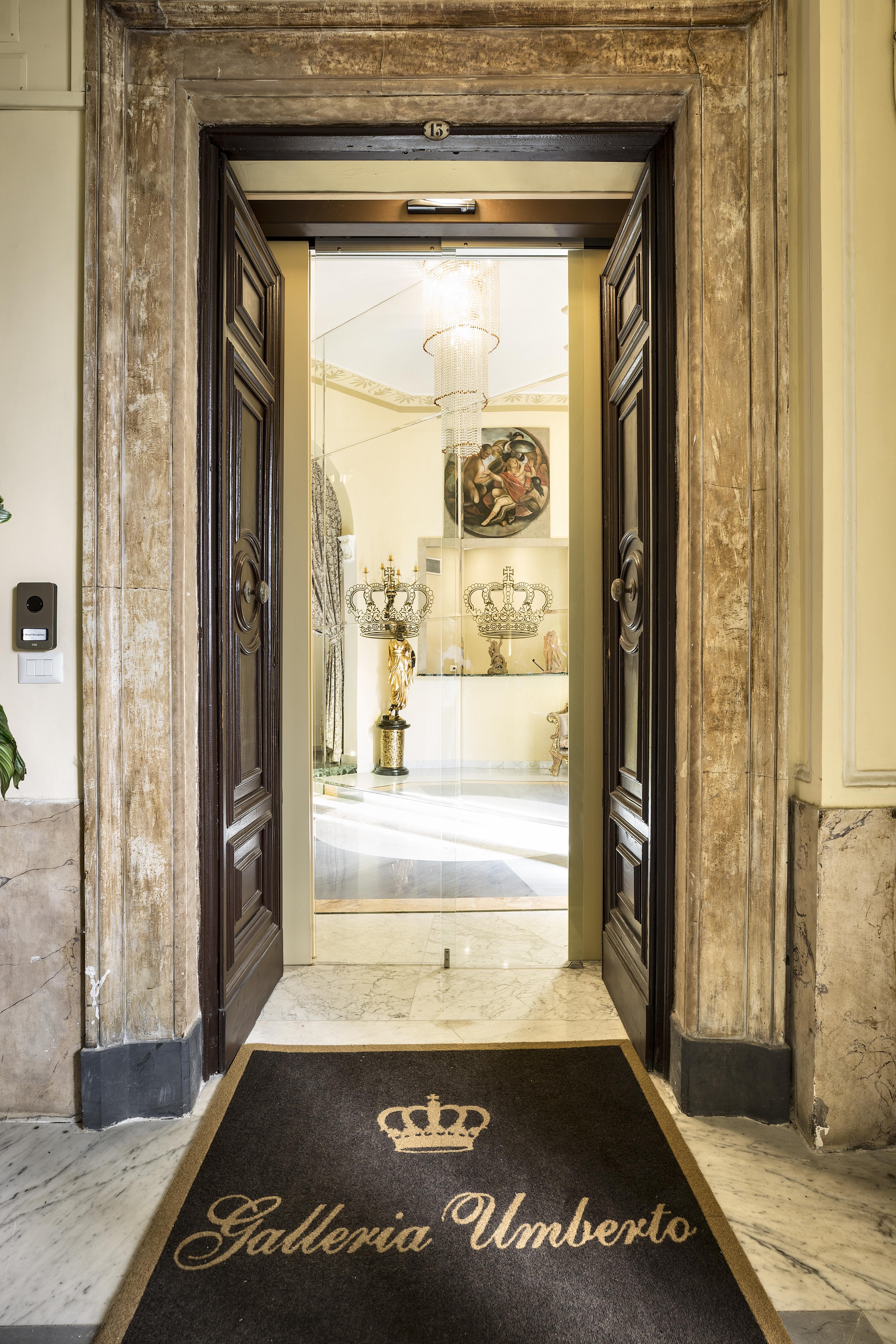 Hotel Art Resort Galleria Umberto Napoli Bagian luar foto
