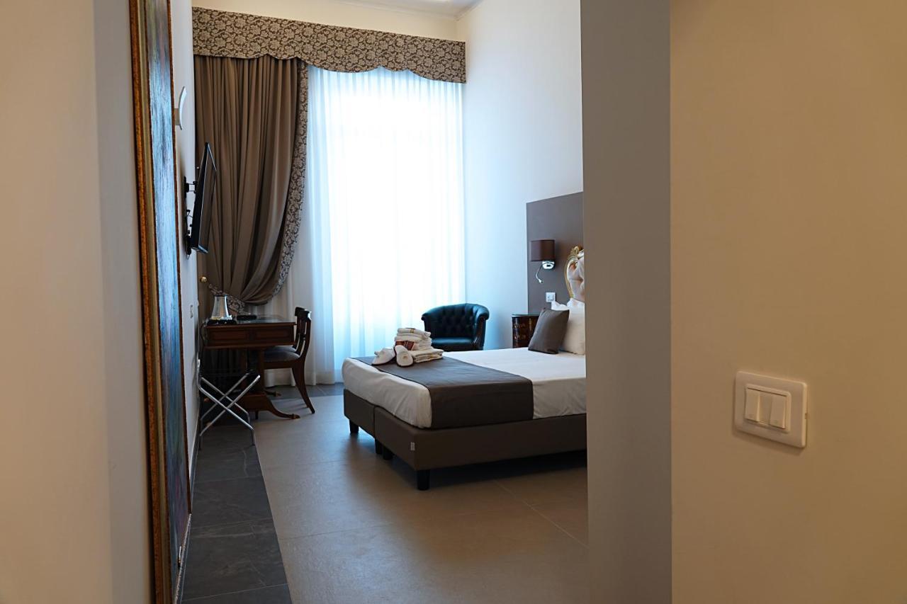 Hotel Art Resort Galleria Umberto Napoli Bagian luar foto