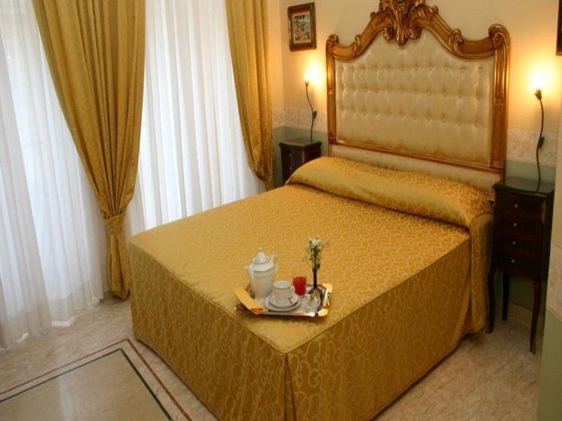 Hotel Art Resort Galleria Umberto Napoli Bagian luar foto
