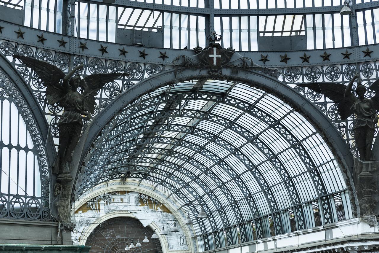 Hotel Art Resort Galleria Umberto Napoli Bagian luar foto